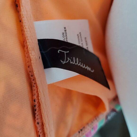 NWT Zumiez Trillium NWT neon print bikini top - Picture 7 of 14